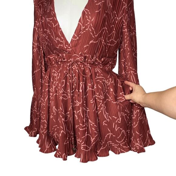 CMEO COLLECTIVE Dream Chaser Playsuit Romper size Large - Picture 6 of 14